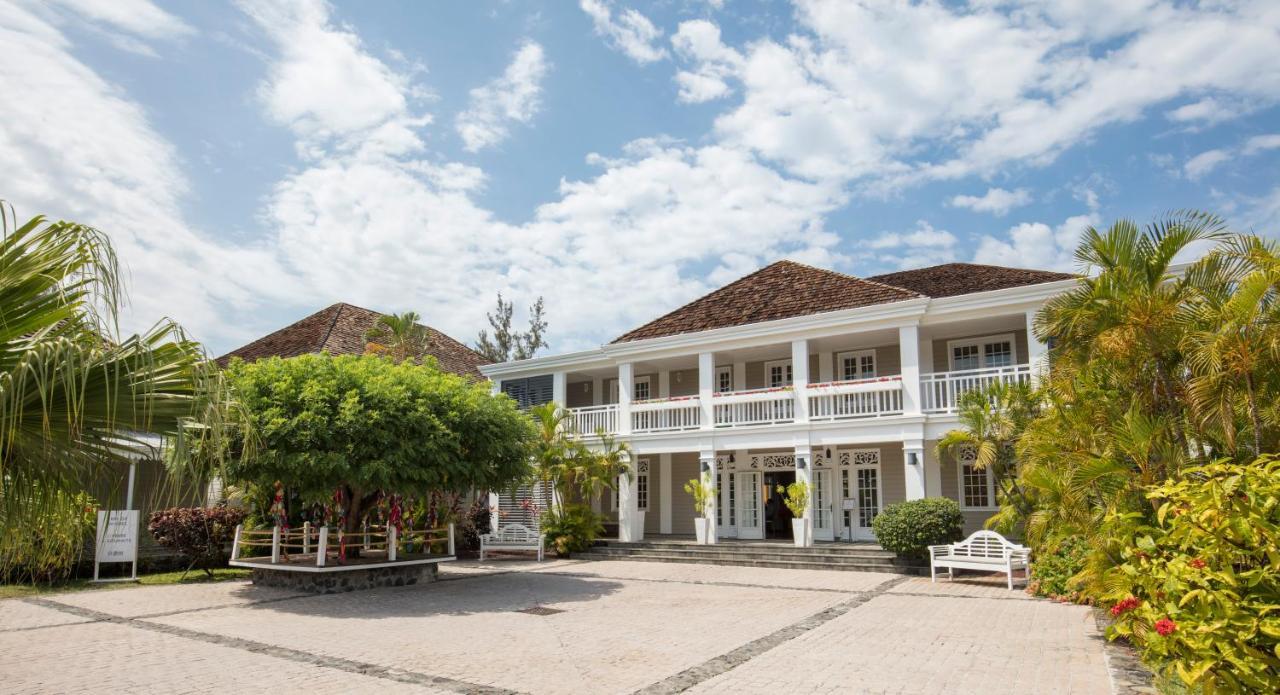 Lux* Saint Gilles Resort Exterior photo The main building of the museum