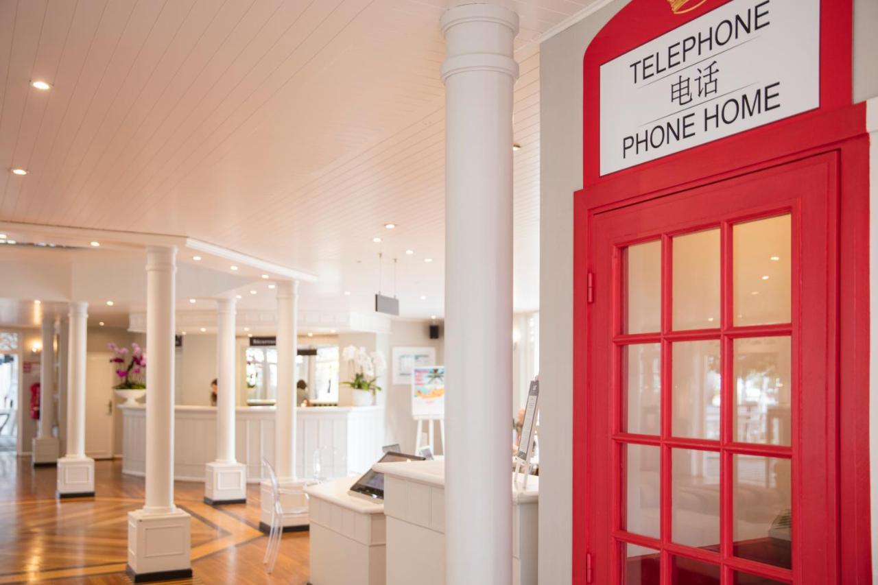 Lux* Saint Gilles Resort Exterior photo The Telephone Home