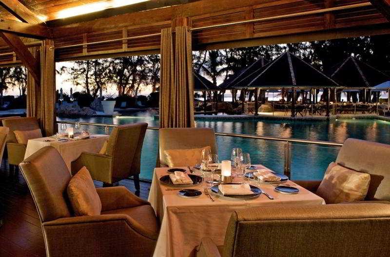 Lux* Saint Gilles Resort Exterior photo The restaurant