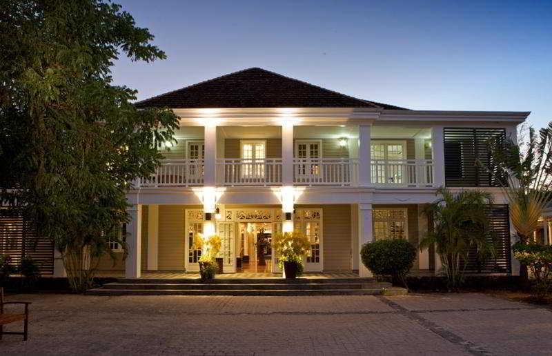 Lux* Saint Gilles Resort Exterior photo The River Boutique Hotel