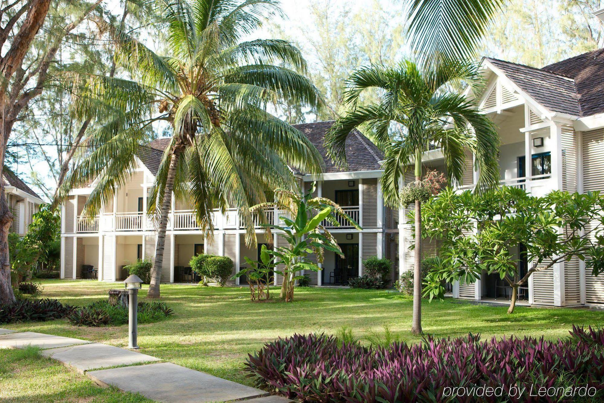 Lux* Saint Gilles Resort Exterior photo The Villas at the Jamaica Inn