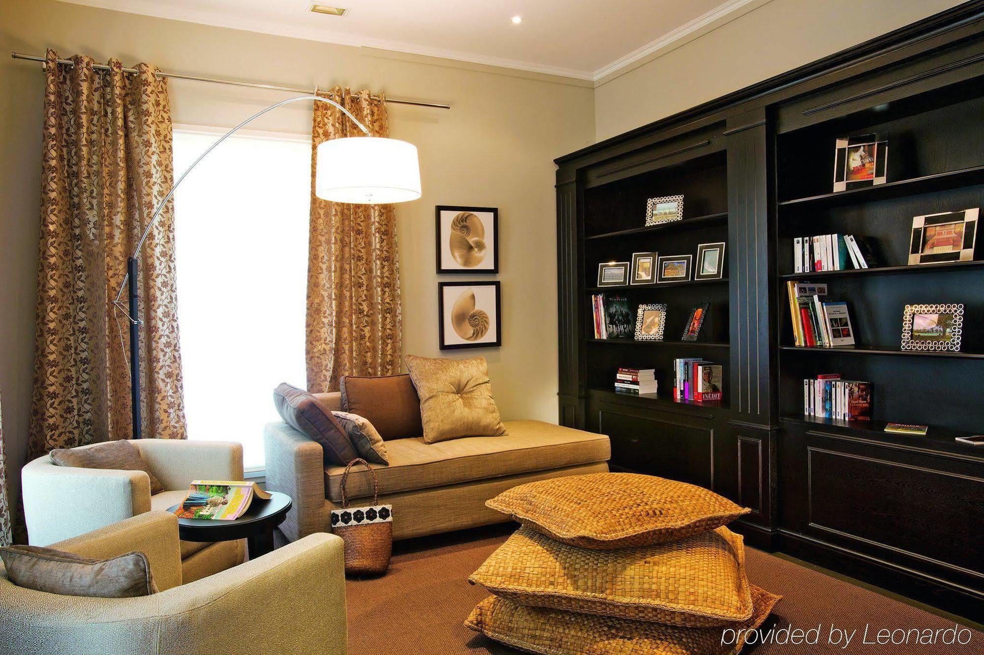 Lux* Saint Gilles Resort Exterior photo A library
