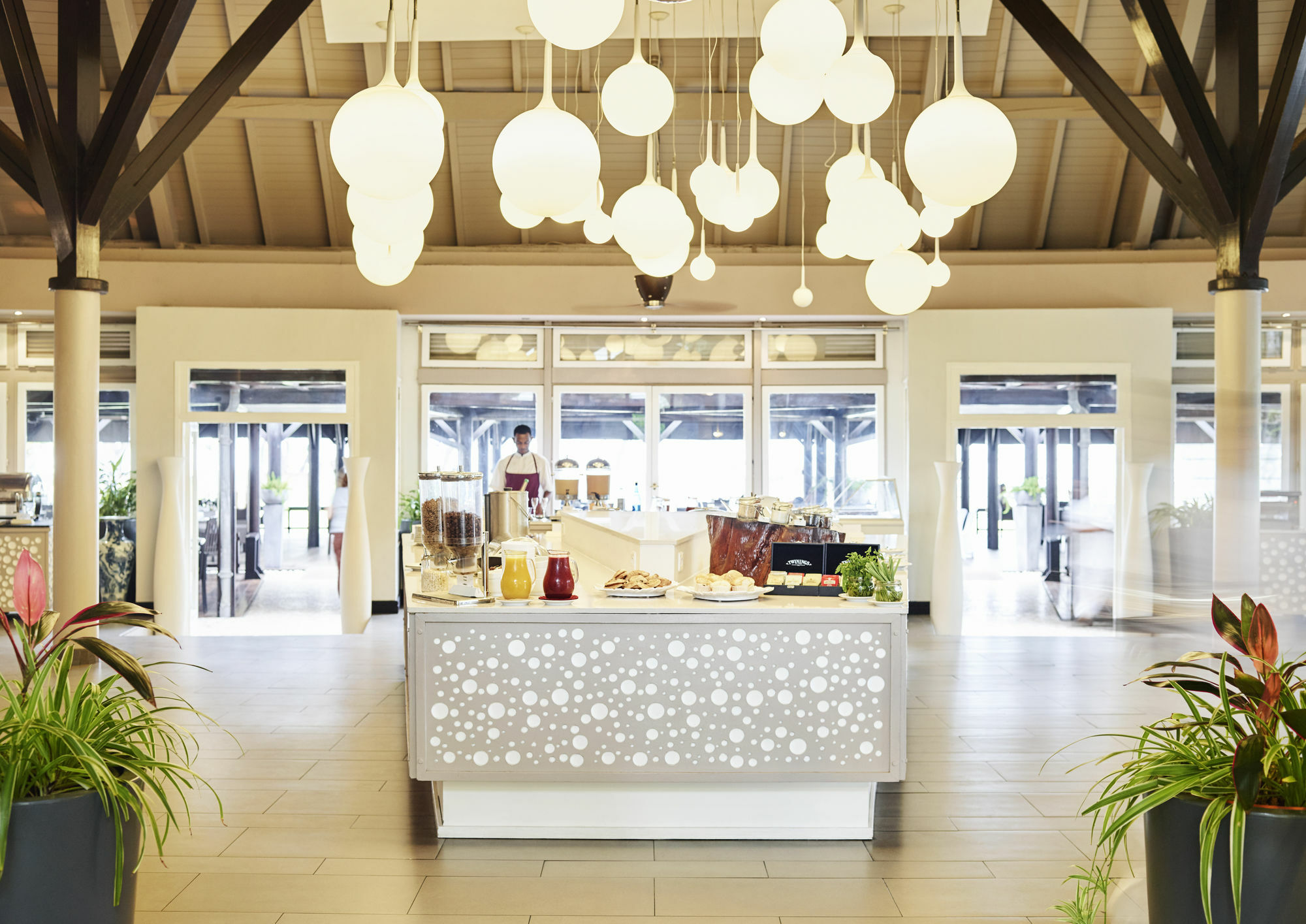 Lux* Saint Gilles Resort Exterior photo The interior of the hotel