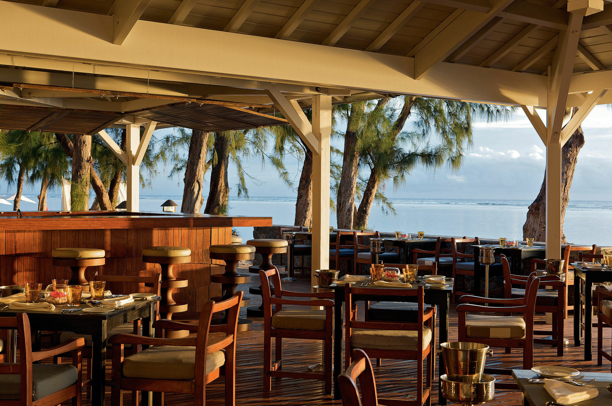 Lux* Saint Gilles Resort Exterior photo The Beach Bar